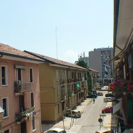 Апартаменты 2 Steps To Venice